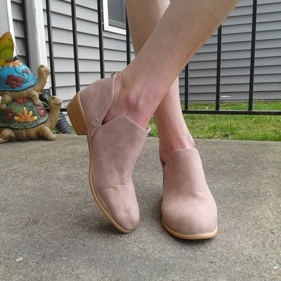 Shoes - Rose colored booties